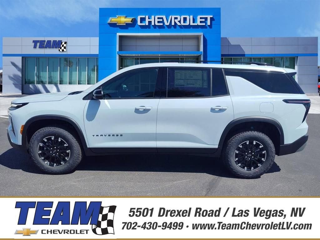 2026 Chevrolet Traverse Z71 in Polar White Tricoat — front three-quarter view