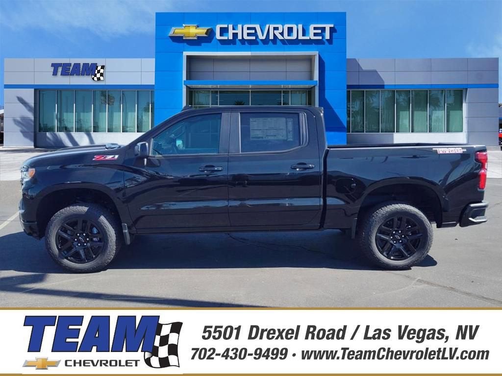2026 Chevrolet Silverado 1500 LT Trail Boss in Black — front three-quarter view