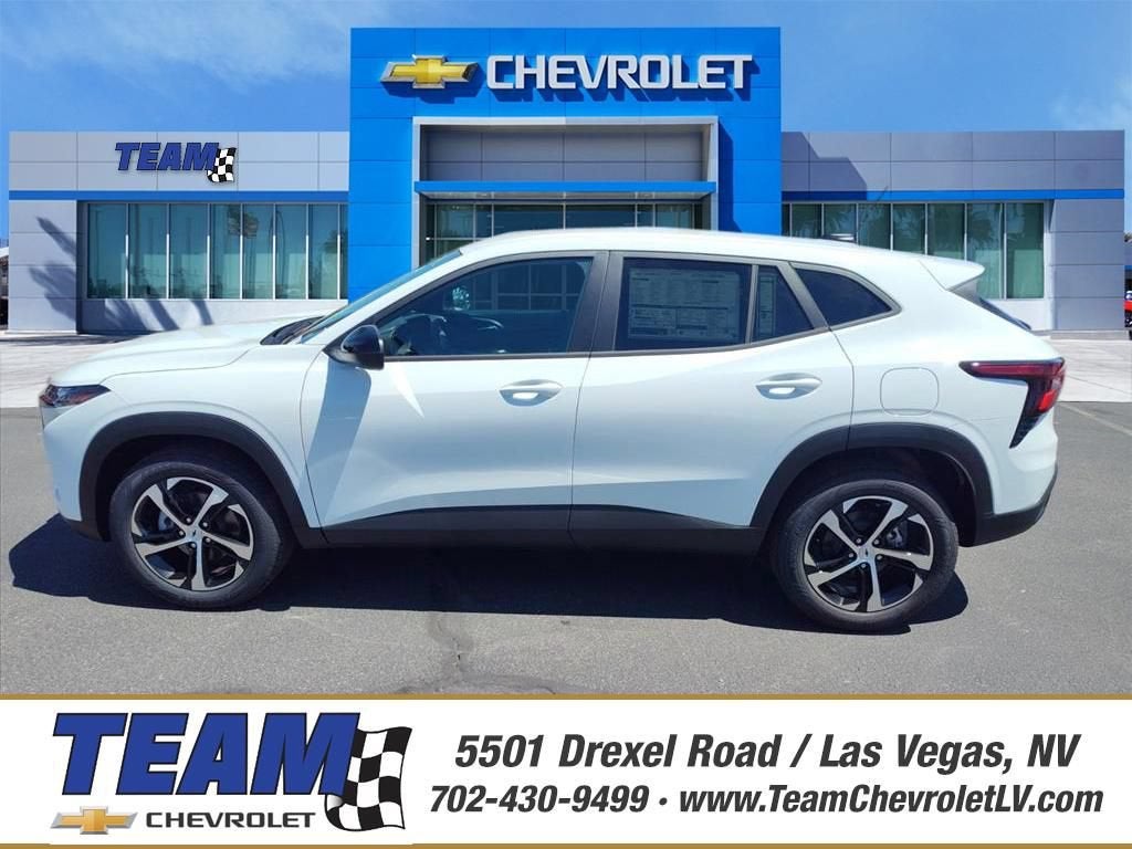 2026 Chevrolet Trax 1RS in Summit White — front three-quarter view