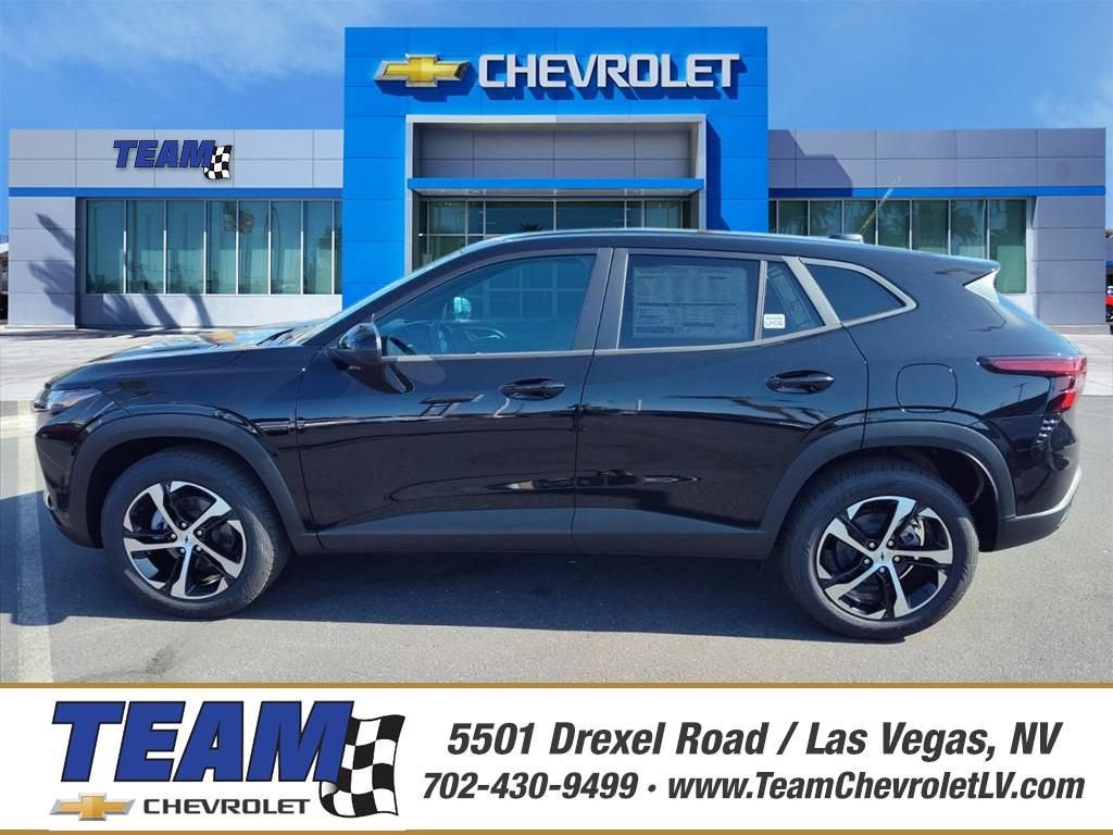 2026 Chevrolet Trax 1RS in Mosaic Black Metallic — front three-quarter view